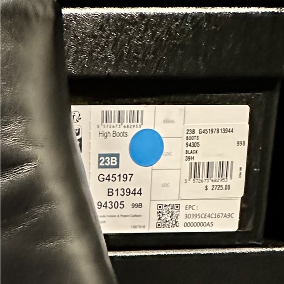 CHANEL 23B Leather Wedge Bootie (with CC LOGO* Cap-Toe detail) - Picture 6 of 8